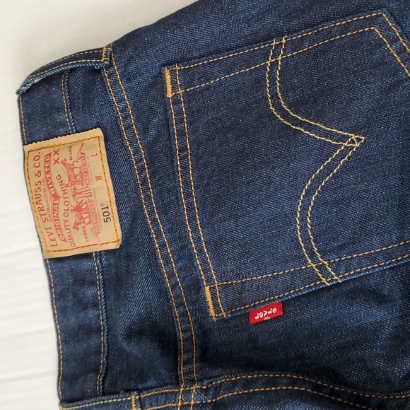 Levi's 501 Jeans Dark Wash Buttonfly - Picture 6 of 13